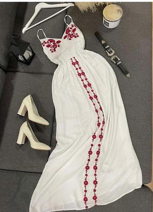Сукня віскозна з вишивкою