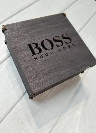 Брендова дерев'яна коробка під ремінь в стилі hogo boss босс хьюго босс