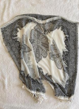 Біле парео в індійському стилі, м'яке, ніжне