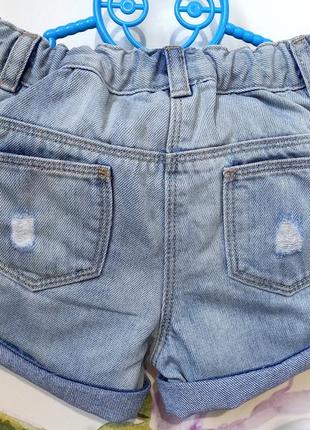 Модные джинсовые шорты cветлые со рванкой с подворотами next некст для девочки 3-4 года рост 1043 фото