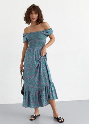 Длинное женское платье с эластичным поясом
