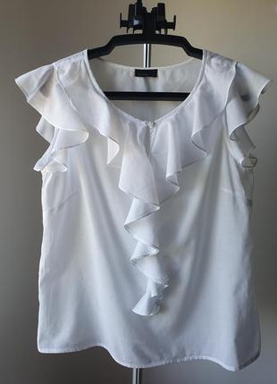Блуза белая с рюшами1 фото