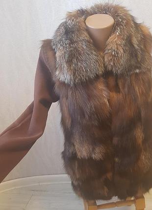 Натуральна желетка з лисиці