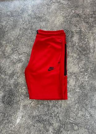 Мужские красные шорты nike tech fleece червоні чоловічі шорти nike tech fleece шорти найк