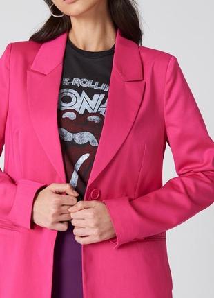 Удлиненный розовый блейзер пиджака5 фото