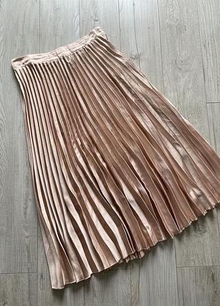 Гарна юбка довга гофре колір пудри під сатин 16 ххл