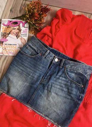 Крутая брендовая джинсовая юбка с рваным низом 🤘🏻1 фото