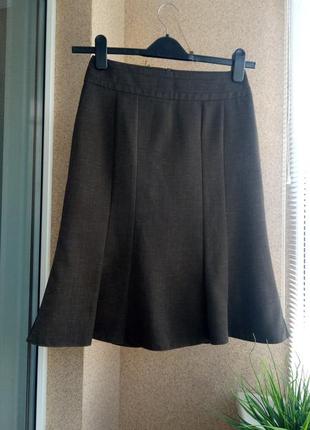 Красивая однотонная юбка миди шоколадного цвета клиньями3 фото