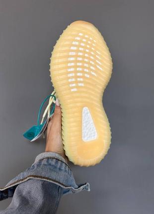 Лёгкие женские кроссовки adidas yeezy boost 350 v2 «&nbsp;butter » женские салатовые кроссовки adidas yeezy boost 350 женские кроссовки адедас изви буст 3504 фото