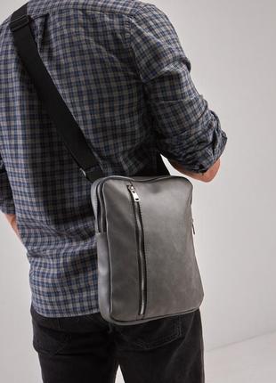 Чоловіча сіра сумка планшет через плечо vertical екошкіра5 фото