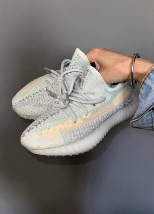 Лёгкие белые кроссовки adidas yeezy boost 350 v2  білі жіночі кросівки adidas yeezy boost 350 білі жіночі кросівки адідас ізі буст