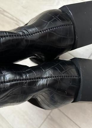 Стильні чоботи ботильйони демі великий розмір