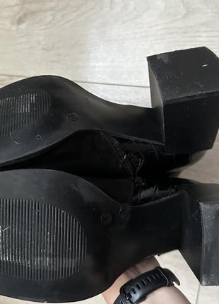 Стильні чоботи ботильйони демі великий розмір