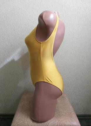Цельный, сдельный, слитный купальник с открытой спиной. желтый.5 фото