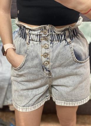 Шорты на резинке