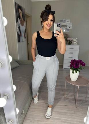 Женские брюки на лето цвета