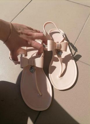 Босоножки 38-39р