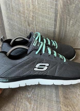 Кроссовки skechers 39/25см