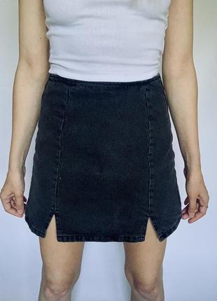 Джинсовая графитовая юбка с разрезами4 фото