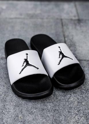 Чоловічі шльопанці jordan slippers b&w.3 фото