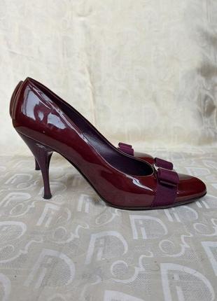 Туфли salvatore ferragamo бордового цвета оригинал