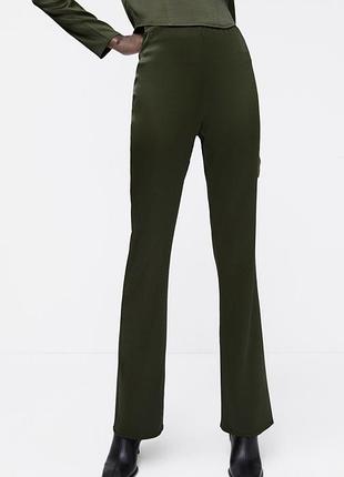 Zara брюки штаны атлас сатин хаки клёш клёшные в обтяжку