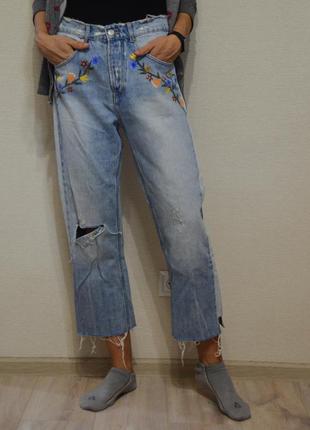 Интересные рваные джинсы, с-м1 фото