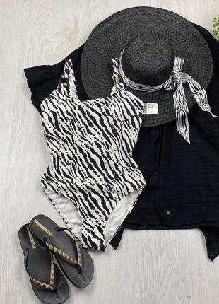 Купальник в красивий принт