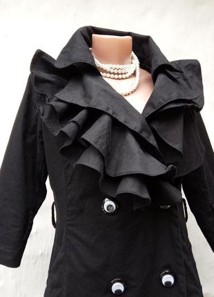 Обалденный черный лёгкий котоновый тренч с воланами juicy club,глазки,платье.3 фото