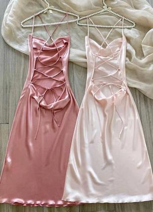 Стильное повседневное классическое классное красивое хорошенькое для прогулок удобное модное трендовое простое платье розовый персик3 фото