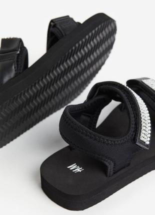 Босоніжки сандалі