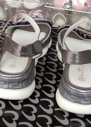 Босоніжки сандалії для дівчинки на платформі сірі срібло з камінням7 фото