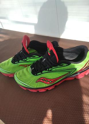 Кросівки saucony