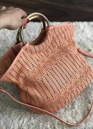 Стильная сумка в трендовом цвете mango