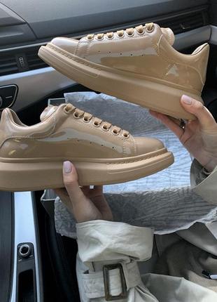 Кросівки жіночі alexander mcqueen patent beige