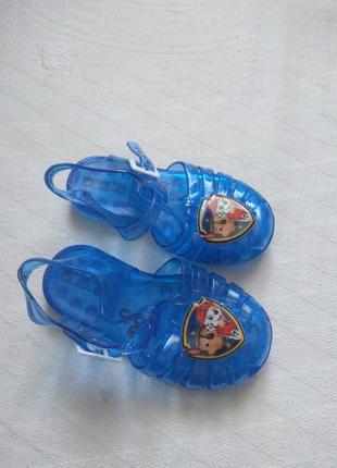 Босоножки резиновые