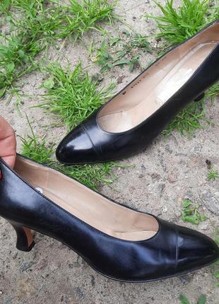 Шкіряні туфлі long salvatore ferragamo