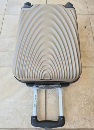 Чемодан производитель польши качественная модель wings6 фото