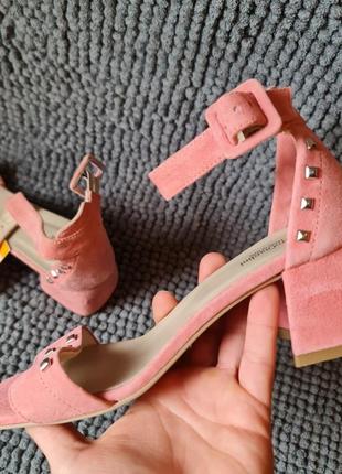 Жіночі босоніжки nero giardini оригінал італія натуральна замша 37р.-23.5 см nm75