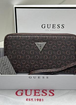 Женский кошелек guess клатч на молнии коричневый