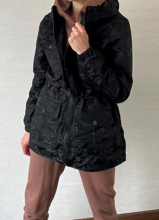 Женская куртка - ветровка michael kors с капюшоном из сша.2 фото