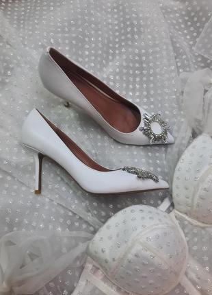 Свадебные туфли в стиле amina muaddi