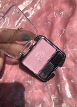 Рум’яна рожеві ruby rose