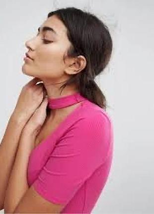 Топ в рубчік с чокером bershka