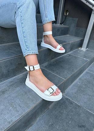 Босоножки натуральная кожа белые