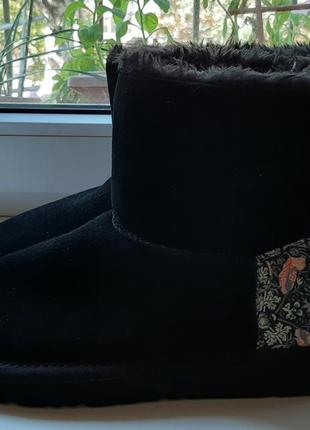 Стильные замшевые ugg.