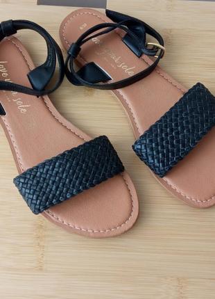 Кожаные босоножки new look р. 38.5- 39