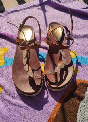 Босоножки женские