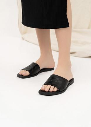 Шльопанці босоніжки з квадратним носком шкіряні чорні