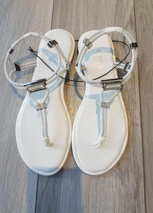 Босоніжки guess